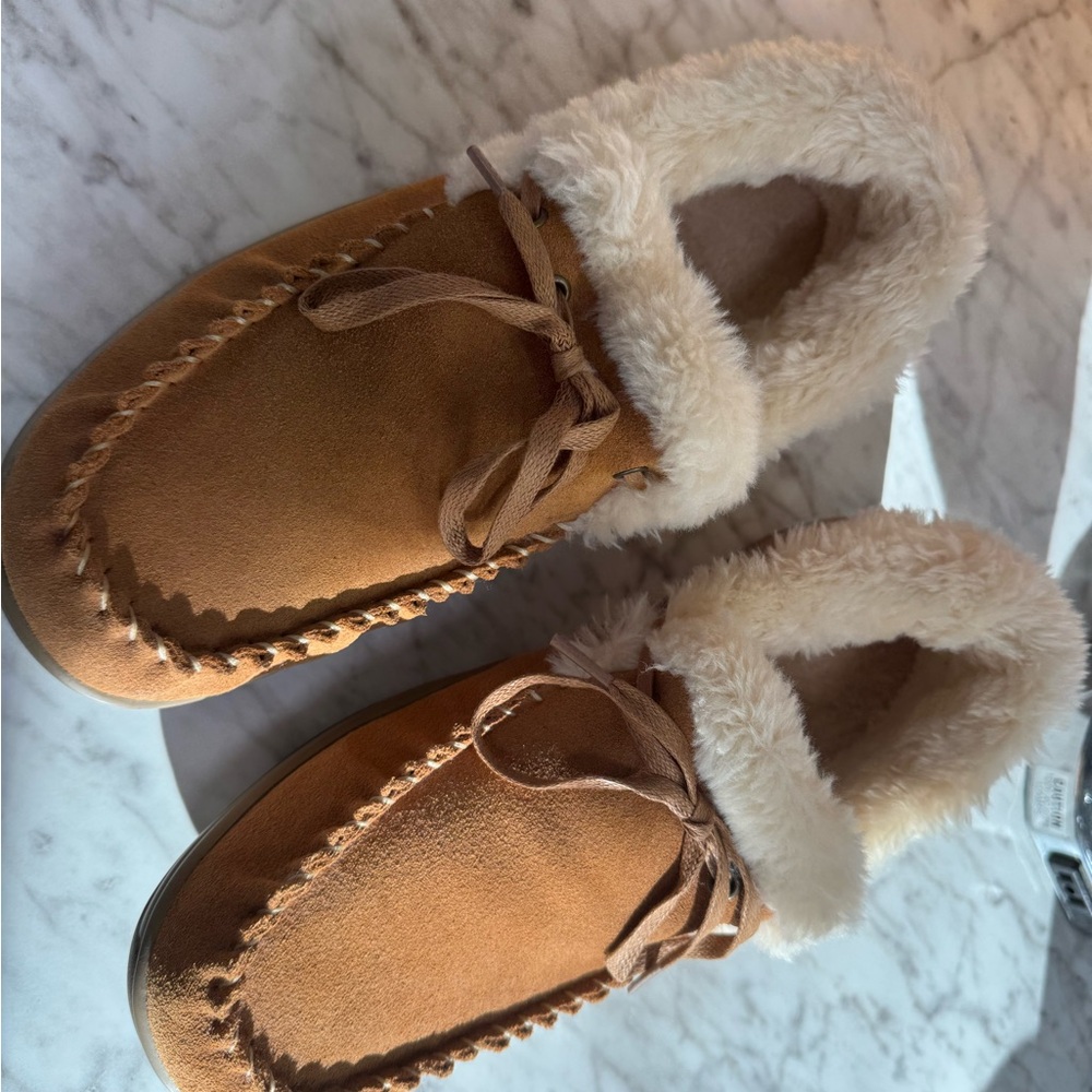 Orthofeet Cozy Tan Moccasin Slippers with Faux Fur Lining